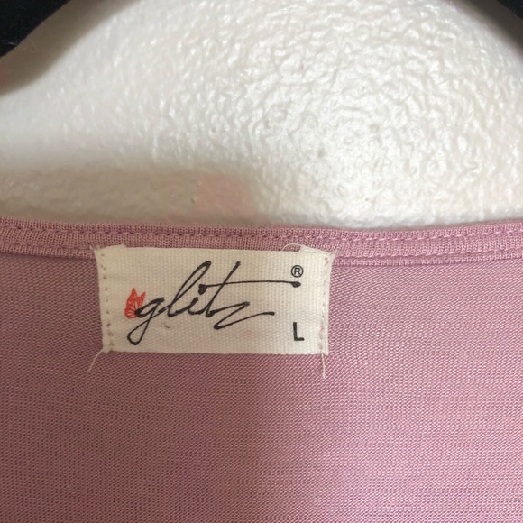 Beautiful blouse! - Picture 4 of 4